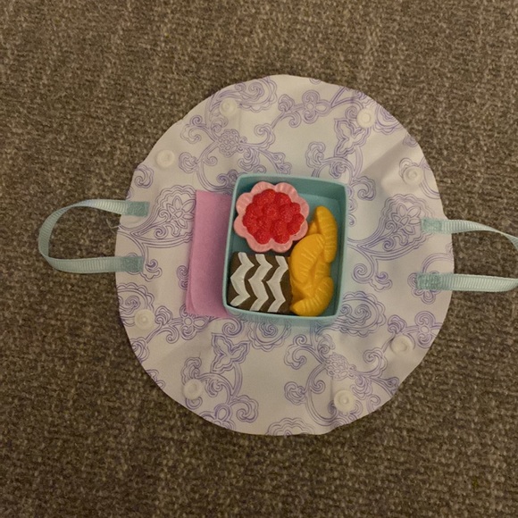American Girl 2013 convertible tote and food set - Picture 5 of 5